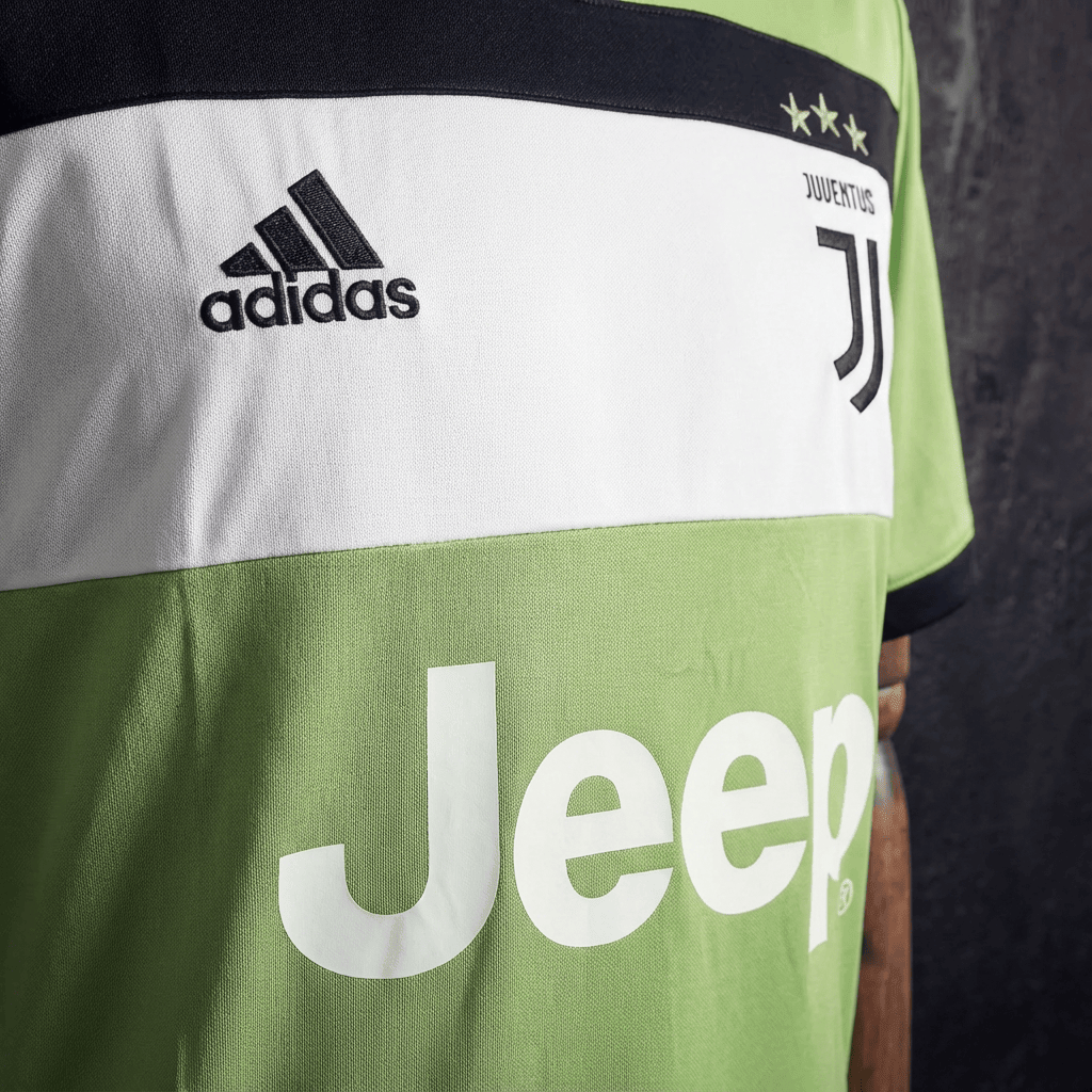 Camisa Juventus Retrô 17/18