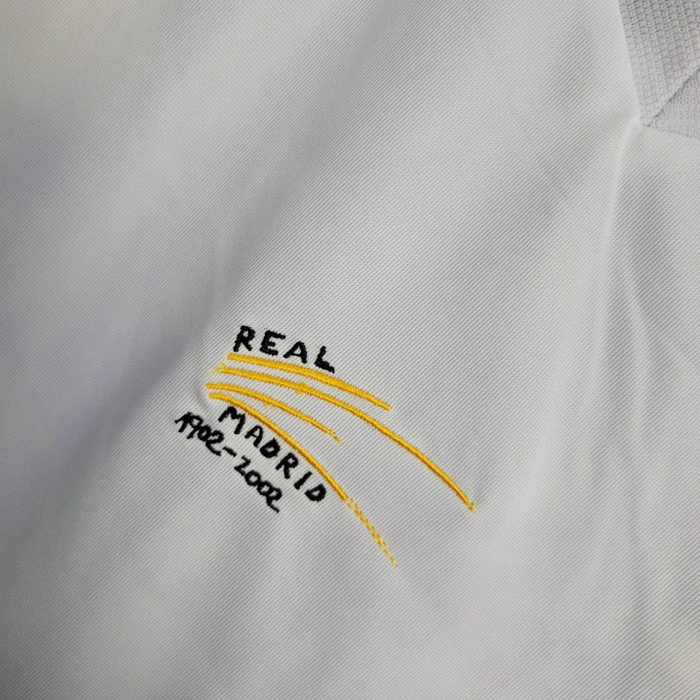 Camisa Real Madrid Retrô 02/23