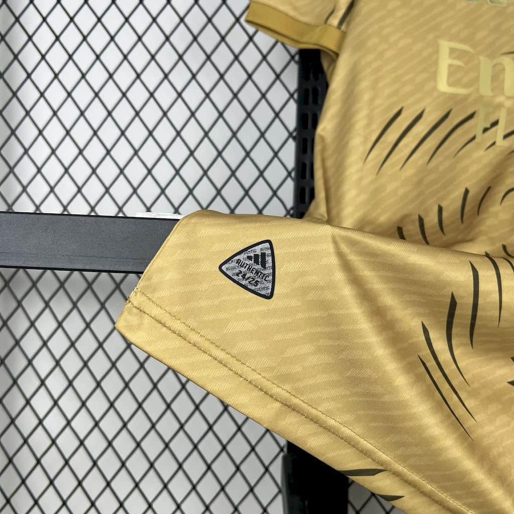 Camisa Real Madrid Treino Dourada 25/26