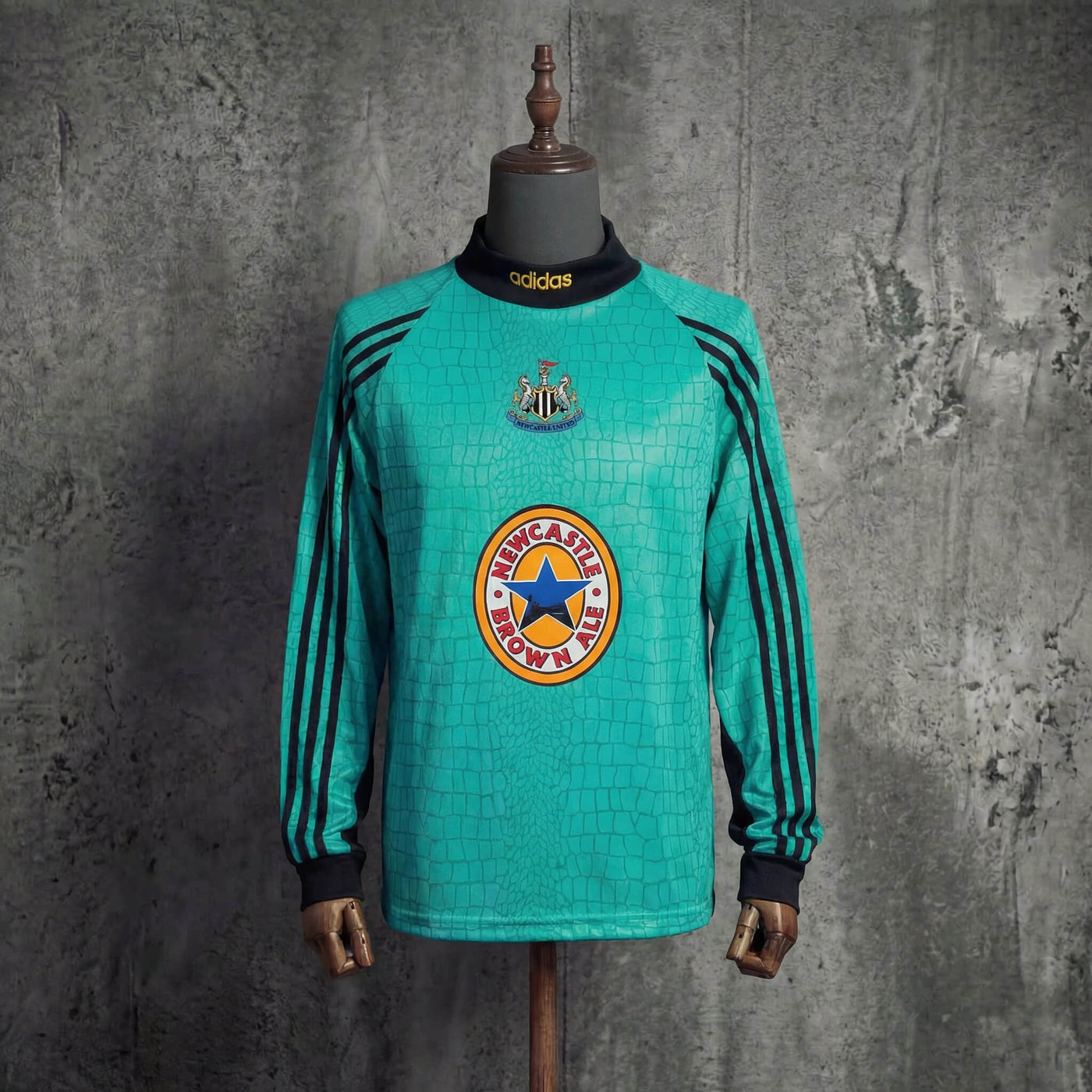 Camisa Newcastle United Retrô Manga Longa 97/98
