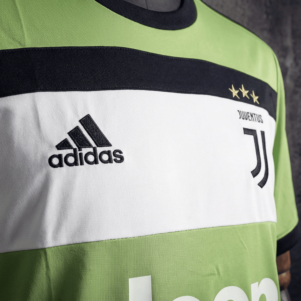 Camisa Juventus Retrô 17/18
