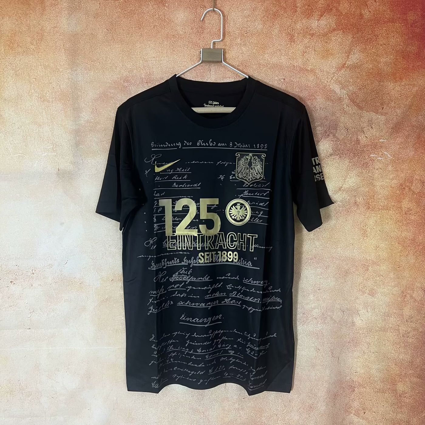Camisa Eintracht Frankfurt Modelo Especial 24/25