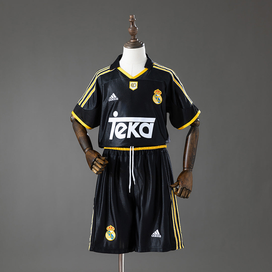 Kit Infantil Real Madrid 99/01