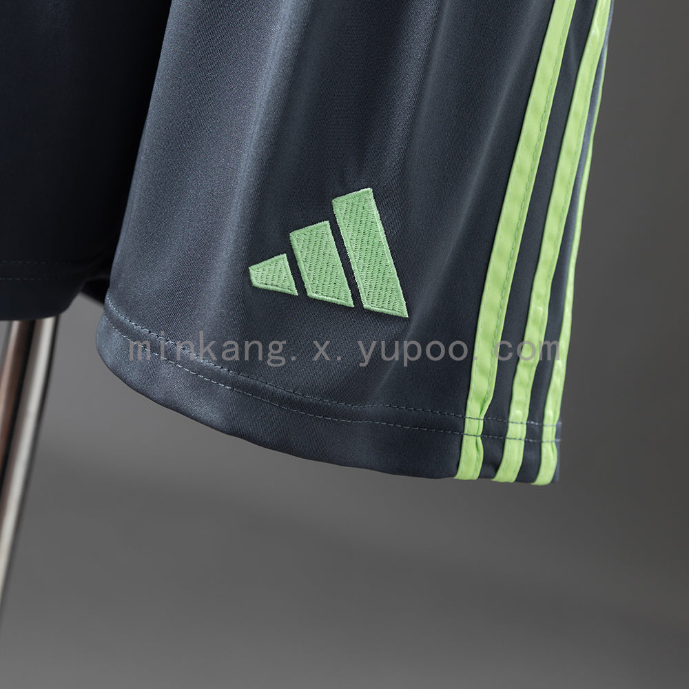 Kit Infantil Manchester United 25/26