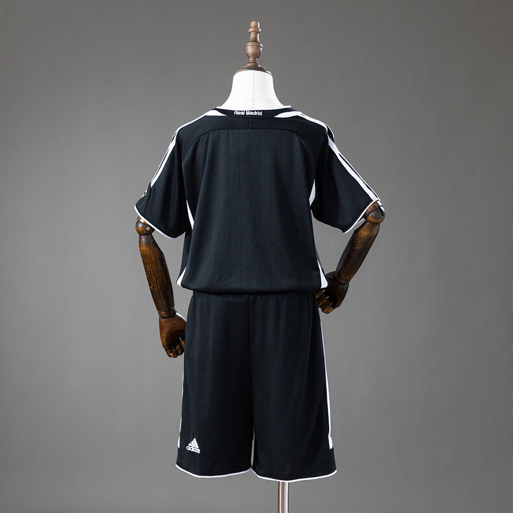 Kit Infantil Real Madrid 06/07