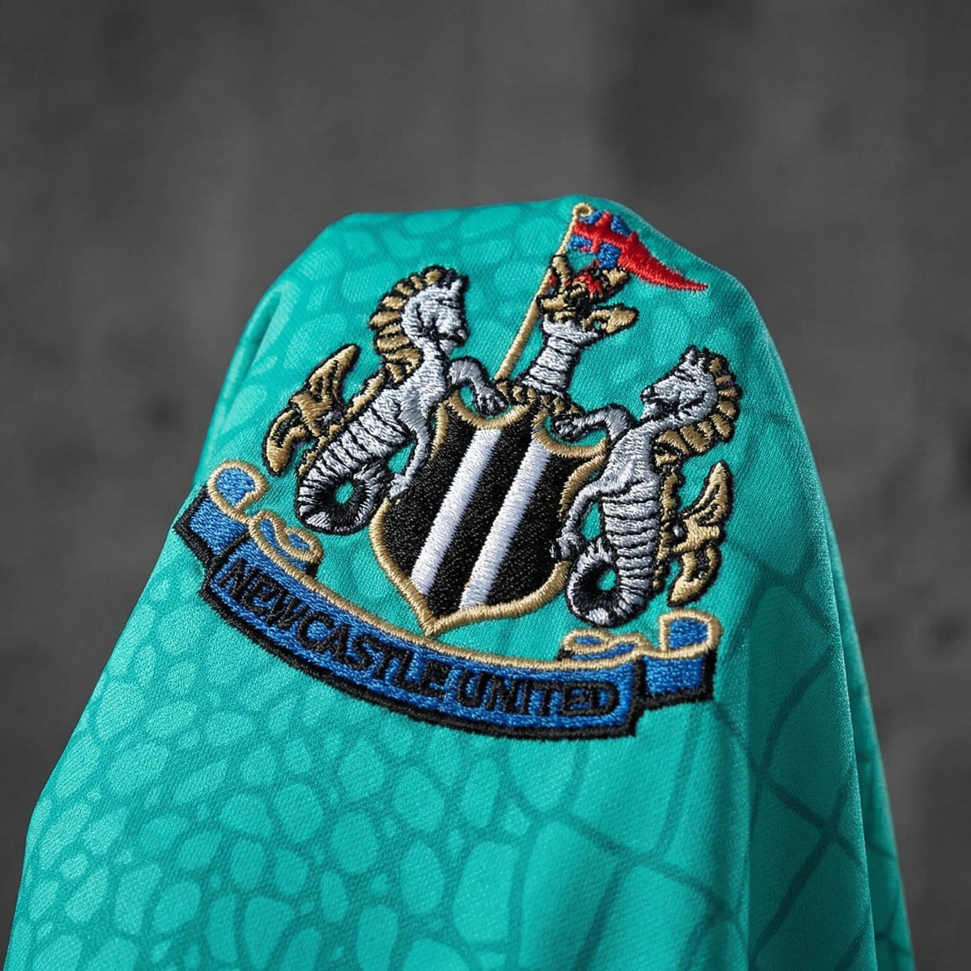 Camisa Newcastle United Retrô Manga Longa 97/98