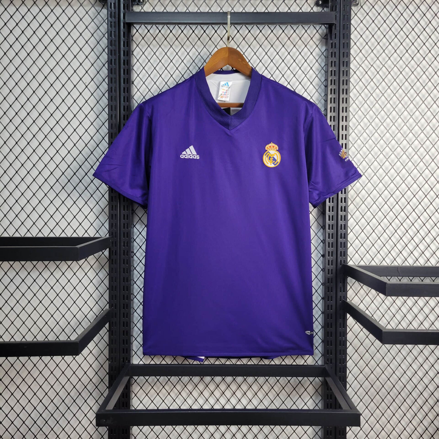 Camisa Real Madrid Retrô 02/23