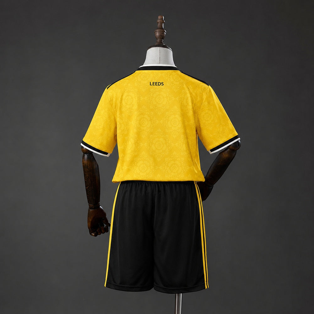 Kit Infantil Leeds United 26/27