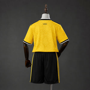 Kit Infantil Leeds United 26/27