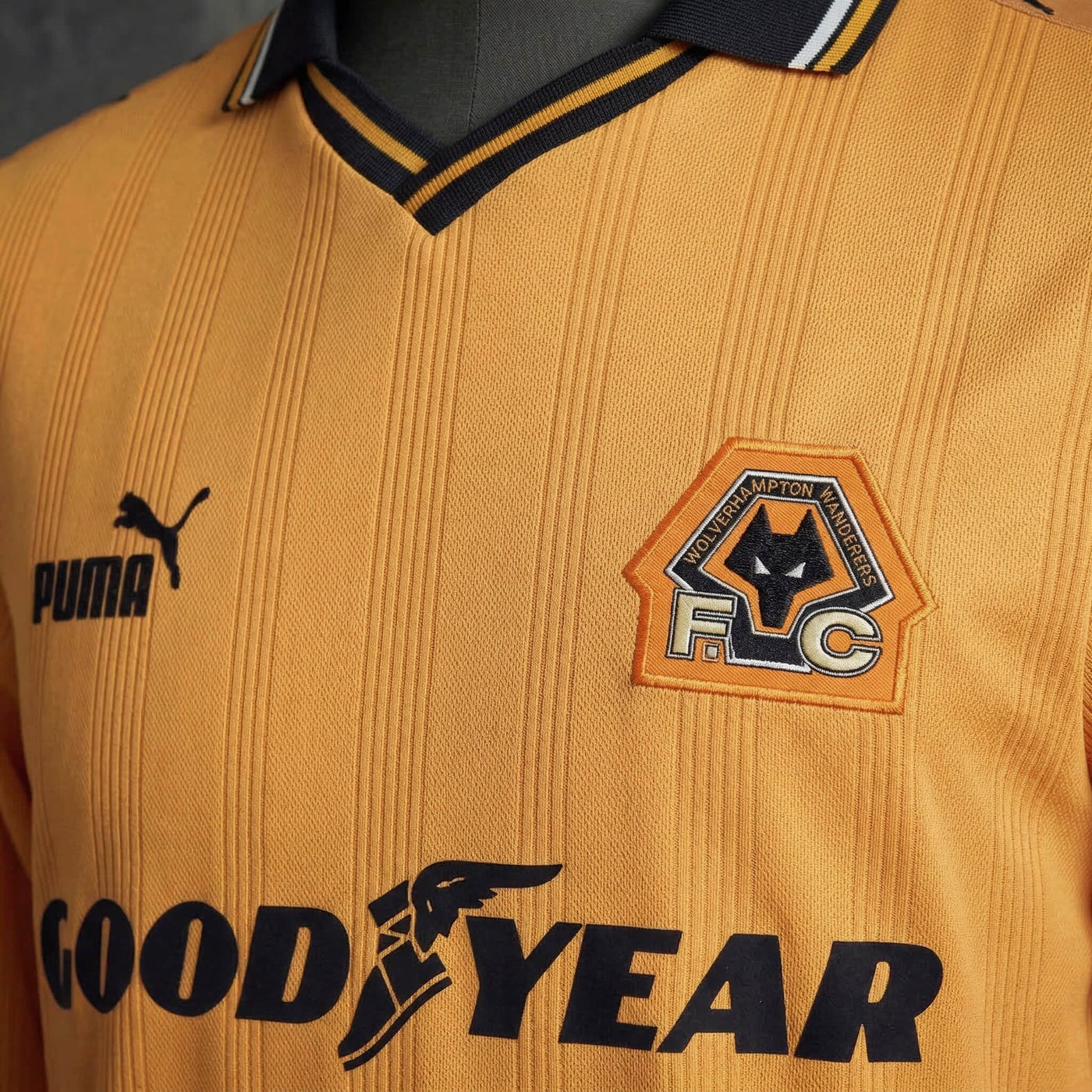 Camisa Wolverhampton Wanderers Retrô Manga Longa 98/99