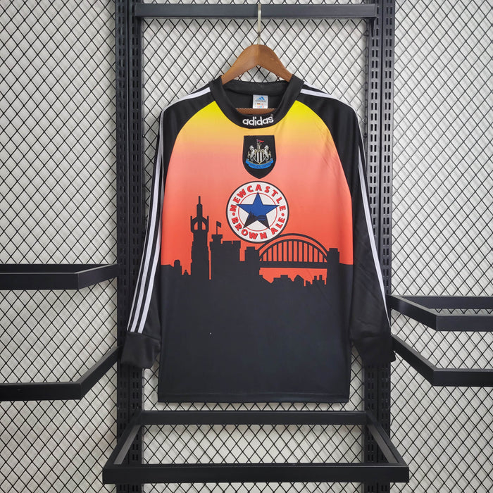 Camisa Newcastle United Retrô Manga Longa 96/97